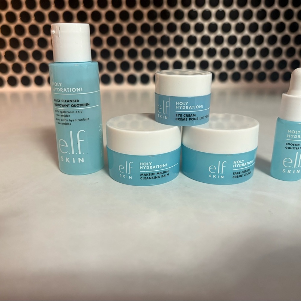 ELF Holy Hydration Skincare Collection - Blue and White - Picture 3 of 9